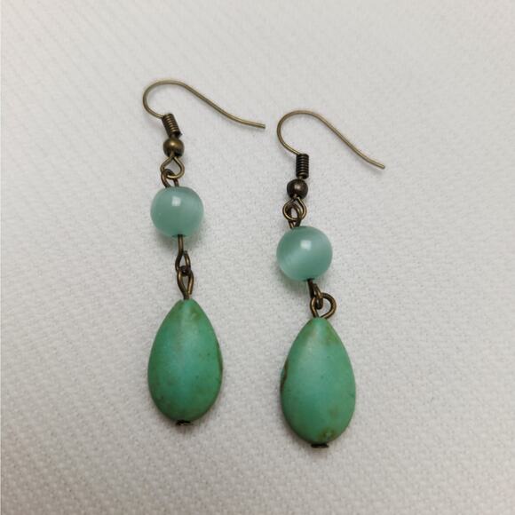 Vintage Gaspeite and Cats Eye Dangle Earrings Boho Gemstone Blue Green Pierced - Picture 2 of 5